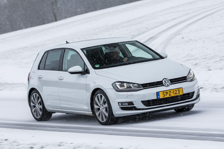 Auto Express Winterreifentest 2025 (225/45 R17)