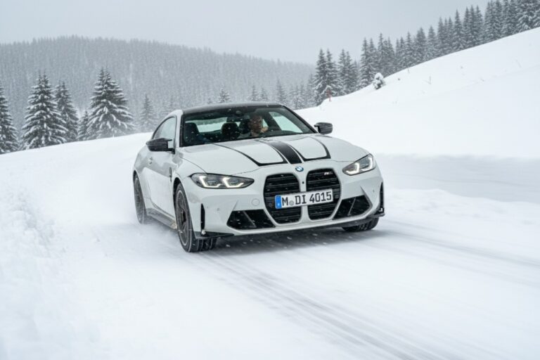 SportAuto testete Winterreifen am heckgetriebenen BMW M4 unter realen Winterbedingungen: die besten Reifen in 275/35 R19